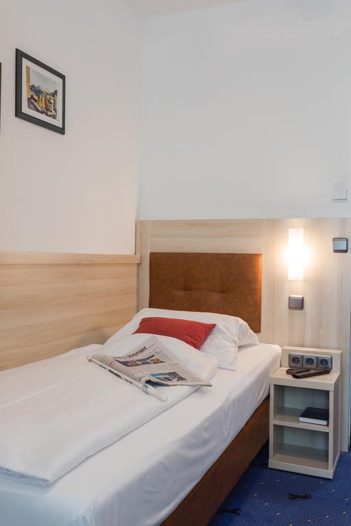 Hotel Rappen Rothenburg Ob Der Tauber Phòng bức ảnh